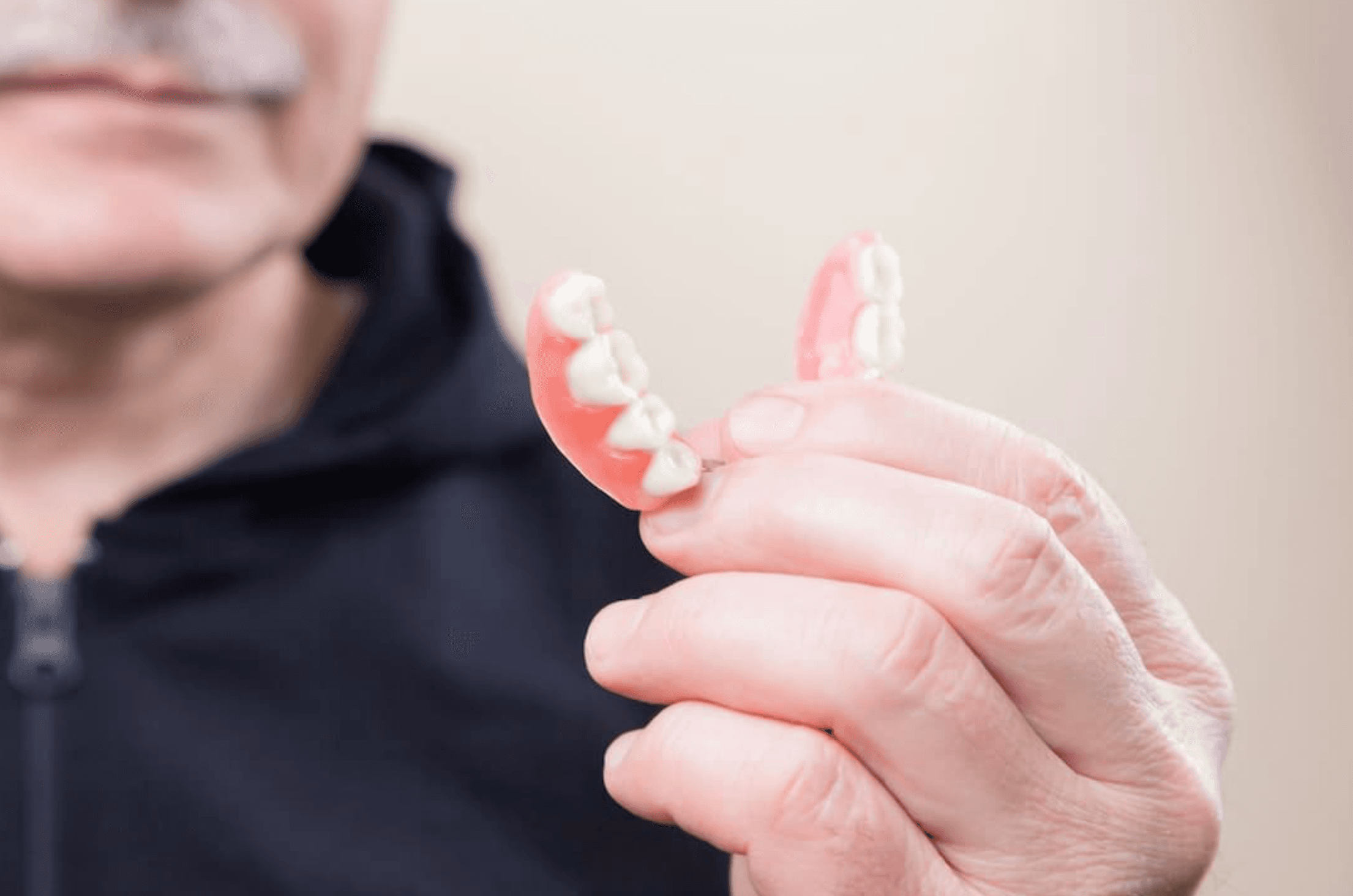 5 Signs You Need Dentures